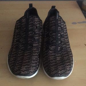 Sketchers sneakers
